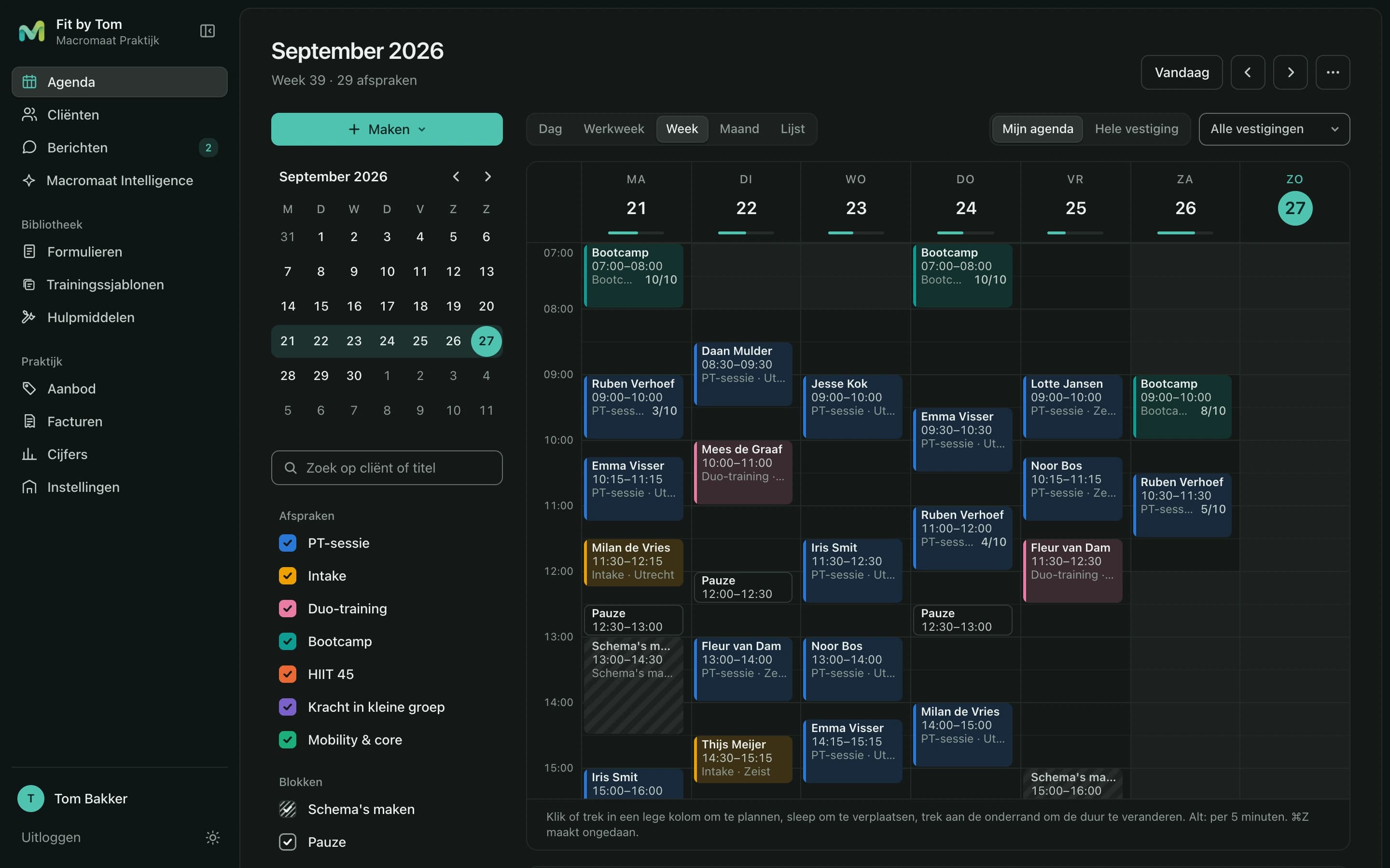 De weekagenda van week 39 met PT-sessies, bootcamps, intakes en blokken, en links de minimaand en de afspraaktypen
