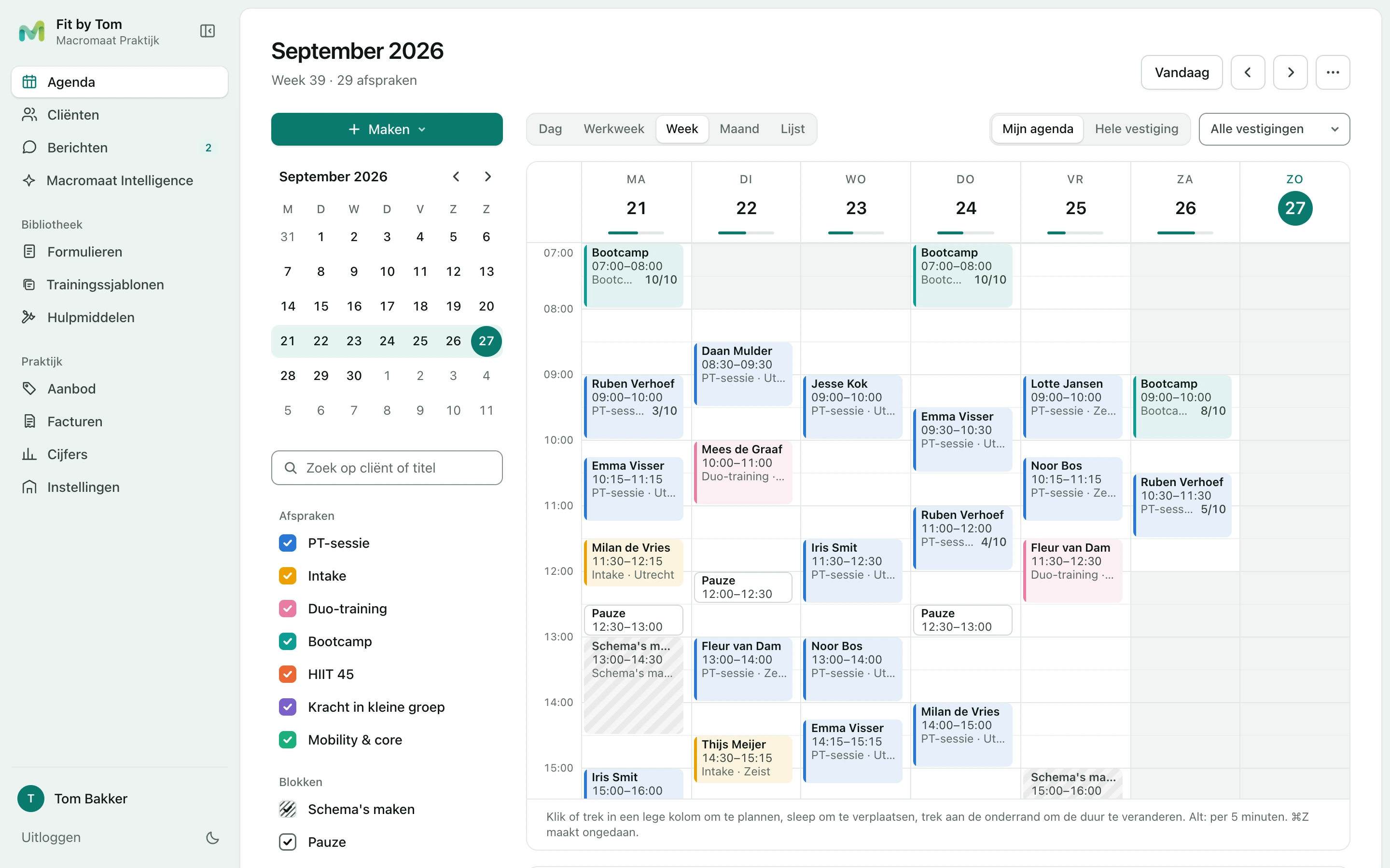 De weekagenda van week 39 met PT-sessies, bootcamps, intakes en blokken, en links de minimaand en de afspraaktypen