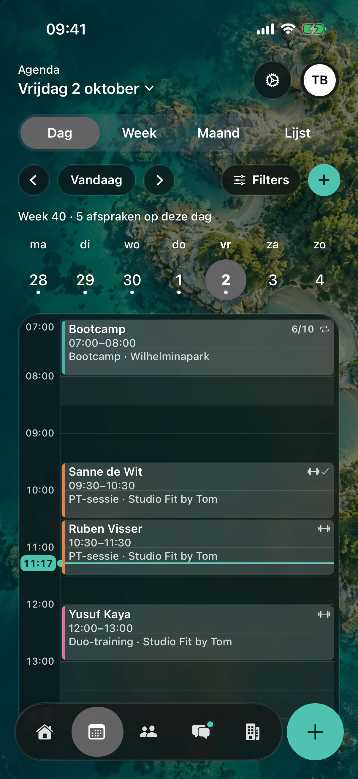 De agenda in de app per dag: de afspraken van vrijdag onder elkaar, met een lijn voor het huidige moment